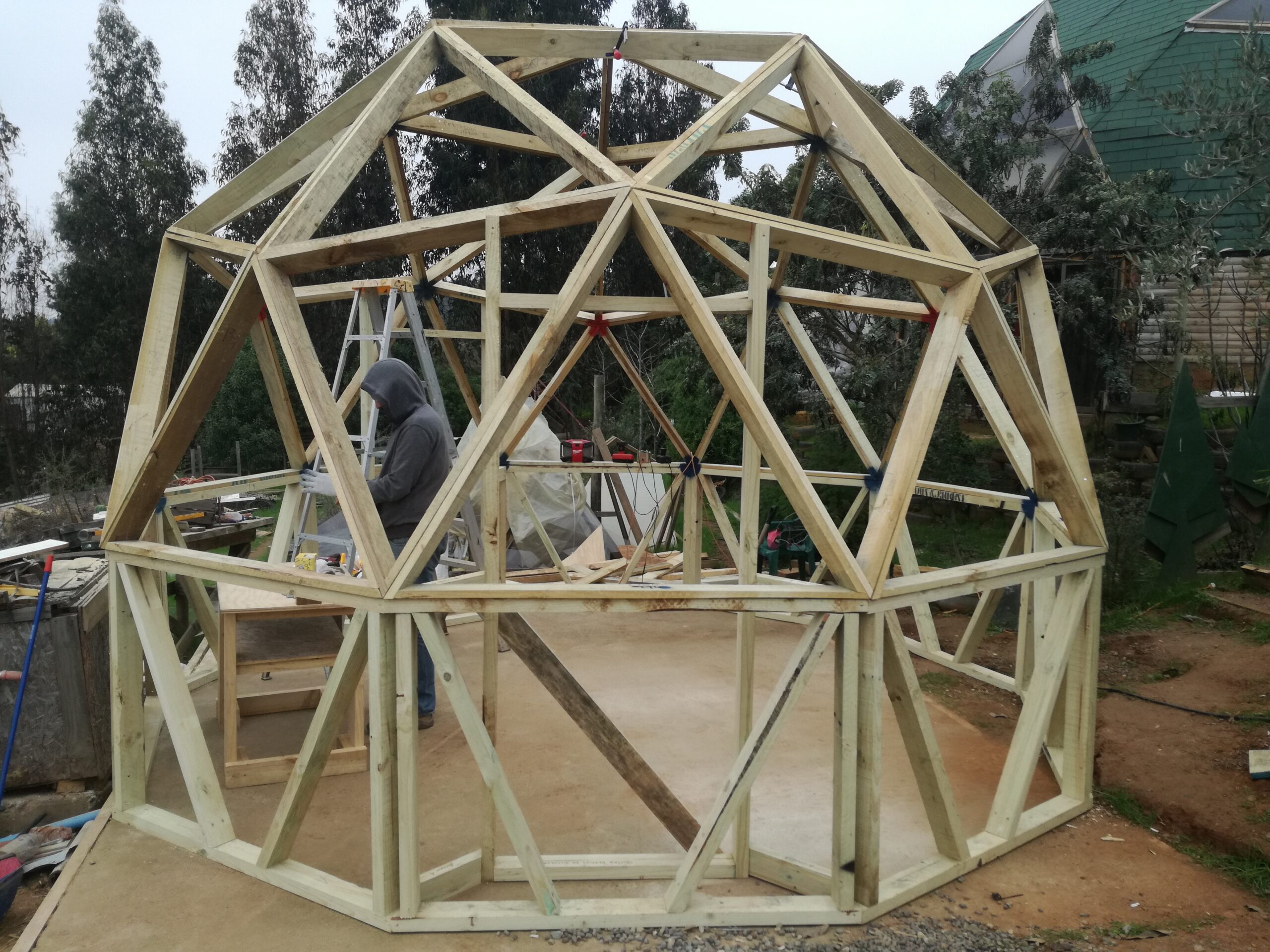 Claudio’s Off-Grid Dome